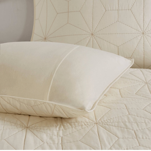 Urban Habitat Caden 3Pc. King/Cal King Coverlet S - Picture 3 of 8